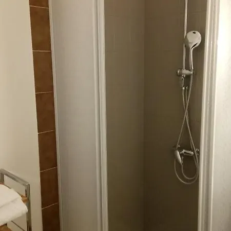Hotel Montespan 3*