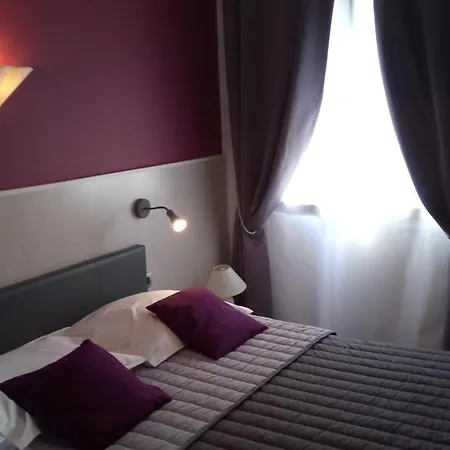 Hotel Montespan Lussac-les-Châteaux