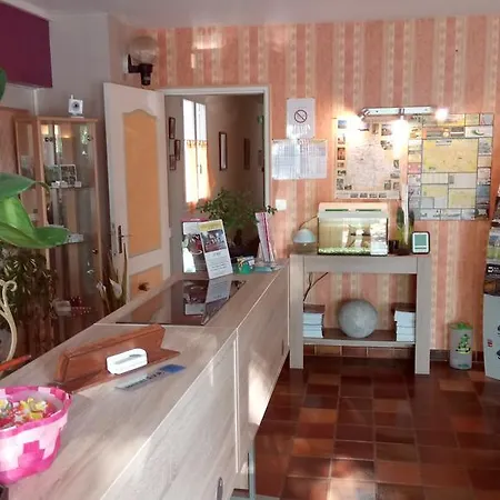 Hotel Montespan 3*