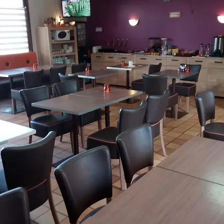 Hotel Montespan Lussac-les-Chateaux