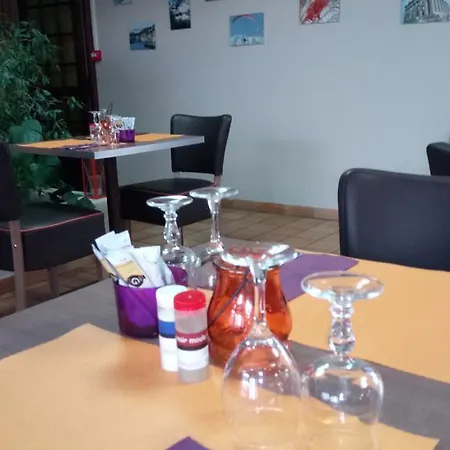 Hotel Montespan 3*