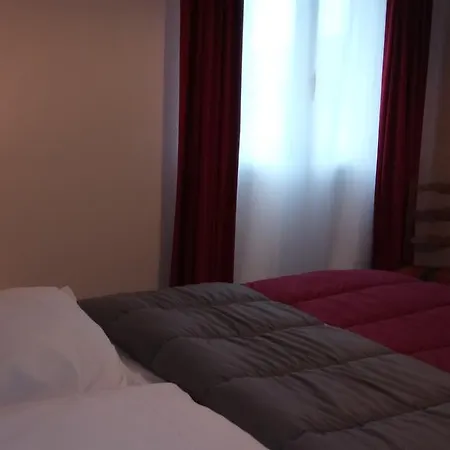 Hotel Montespan 3*