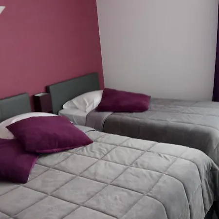 Hotel Montespan 3*