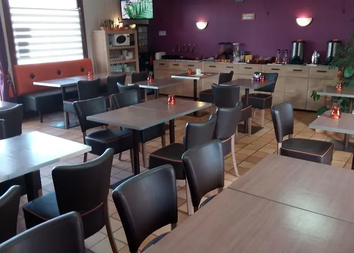 Hotel Montespan Lussac-les-Chateaux