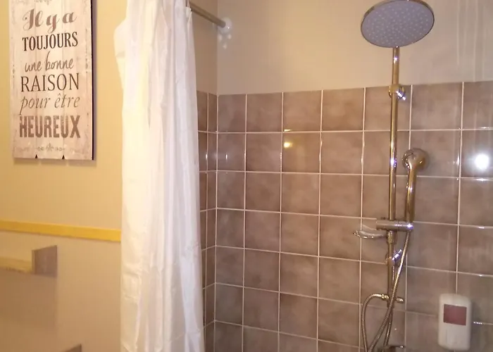 Hotel Montespan Lussac-les-Chateaux